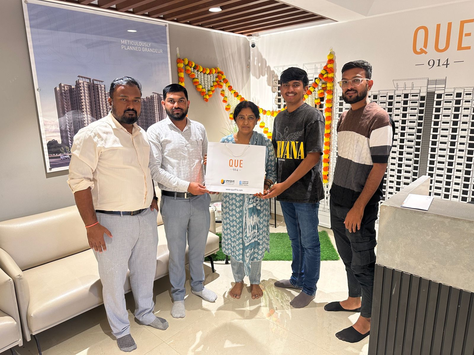 RealtyRoof Property Showcase